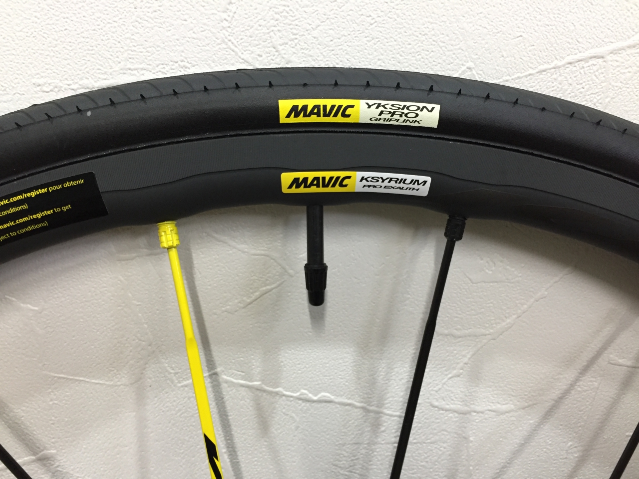 MAVIC KSYRIUM PRO EXALITH 良く止まる軽量ロードホイールです