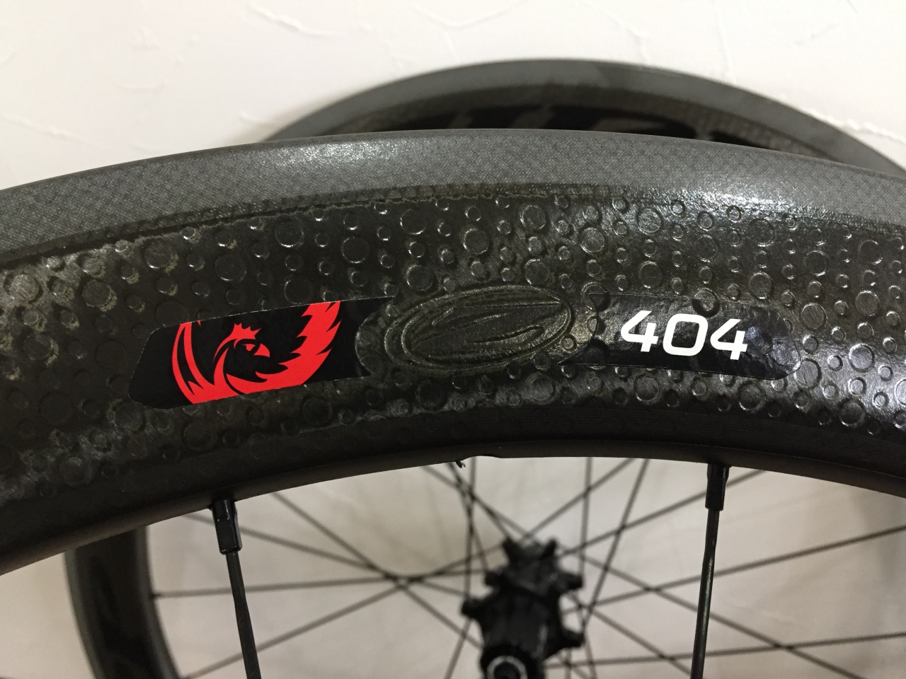 軽量カーボンホイール ZIPP 404 Firecrest 入荷しました！ - Climb