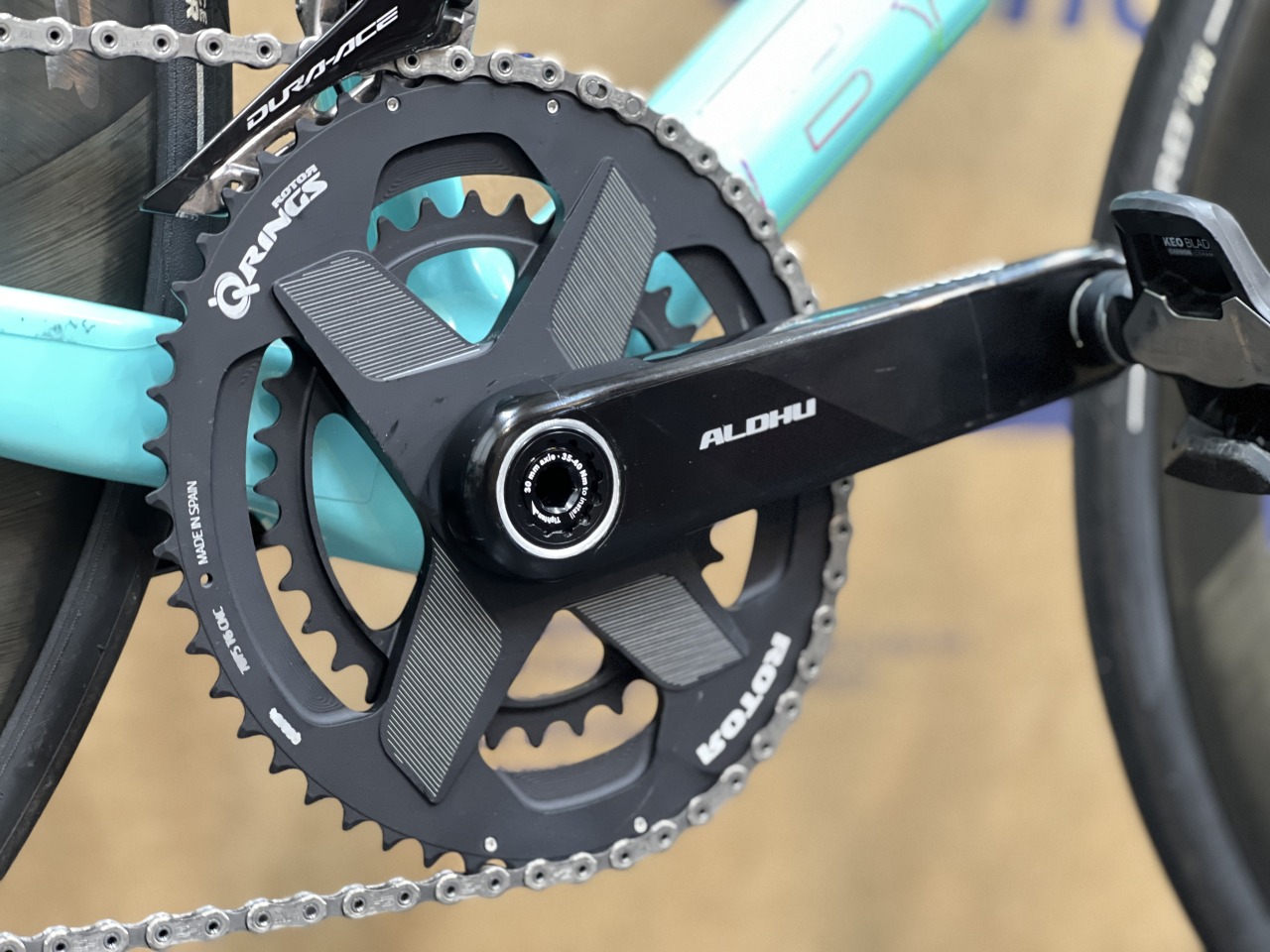 ROTOR ALDHU CARBON CRANKS取り付けしました！ - Climb cycle sports