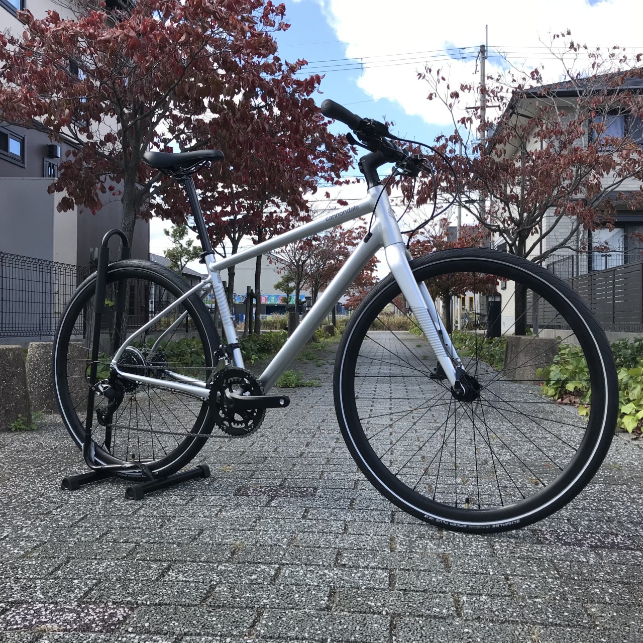 人気定番の CANNONDALE QUICK 東京都引渡 クロスバイク マーキュリー 3 