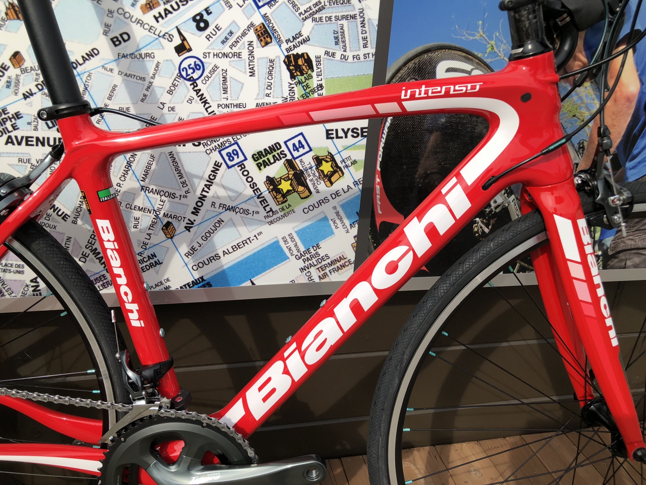 Bianchi INTENSO イタリアンレッドのご紹介。 - Climb cycle sports