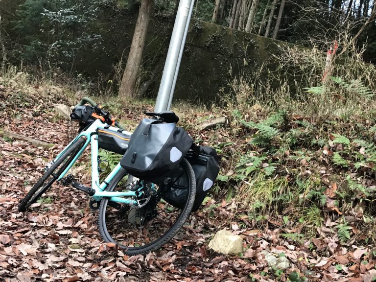 ソロ キャンプ 自転車